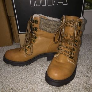 MIA Maylynn Booties (shearling lined) size 7.5